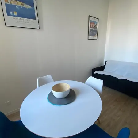 Apartment F2 Centre Avec Vue Sur Le Port ! Ajaccio (Corsica)
