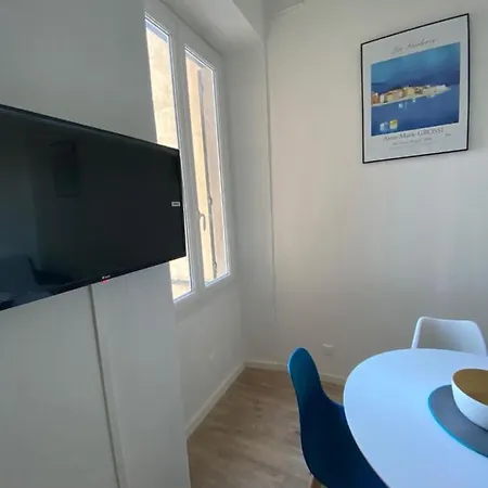 Apartment F2 Centre Avec Vue Sur Le Port ! *